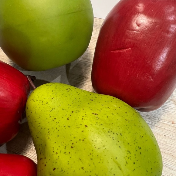 Lifelike Artificial Faux Fruits Fake Fruit Kitchen Table Home Decor - Picture 2 of 3